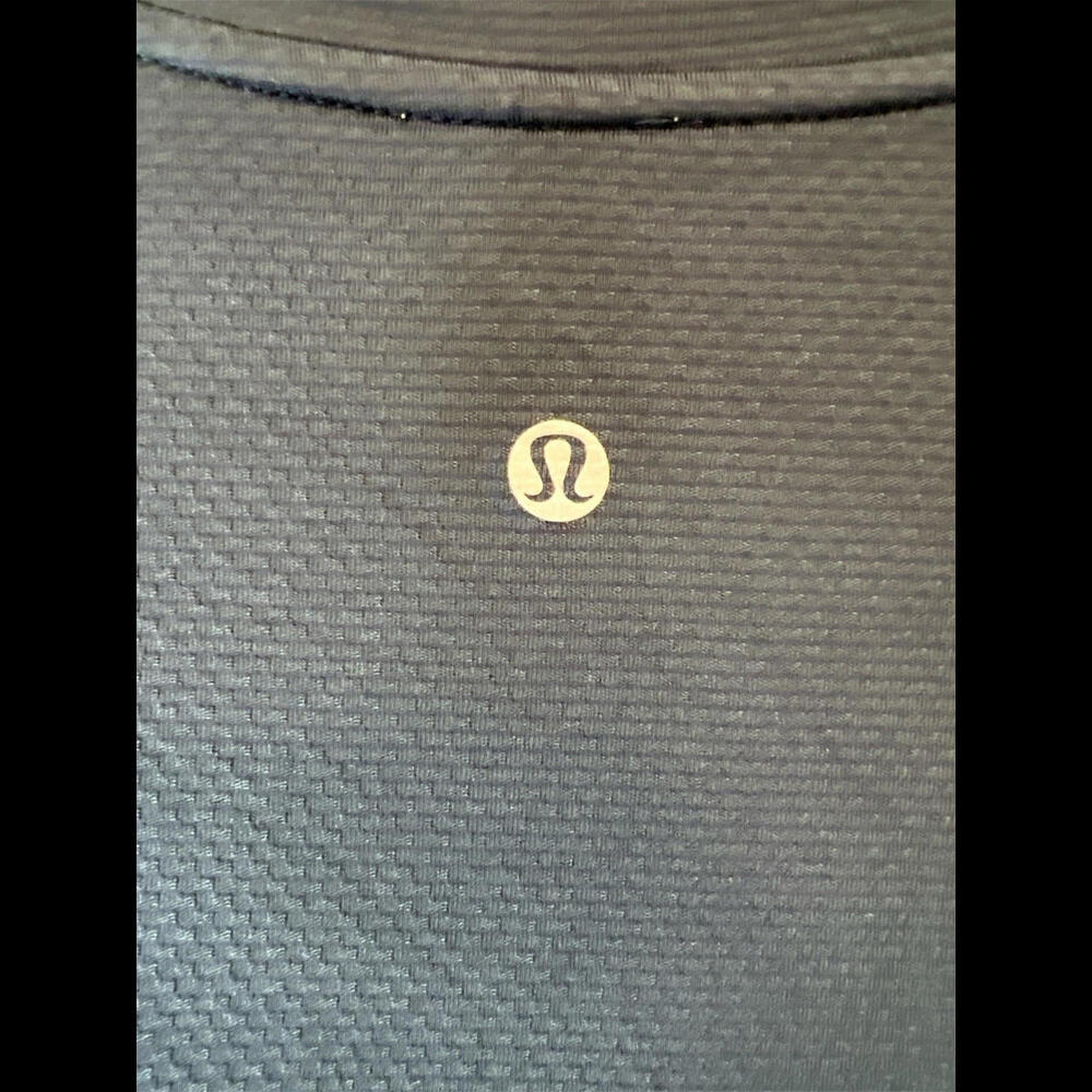 Lululemon Large Gray Performance Short Sleeve Lar… - image 4